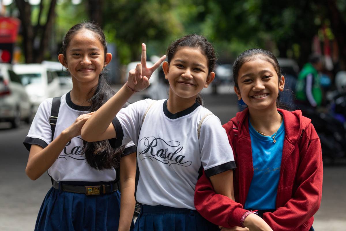 Girls in Indonesia.
